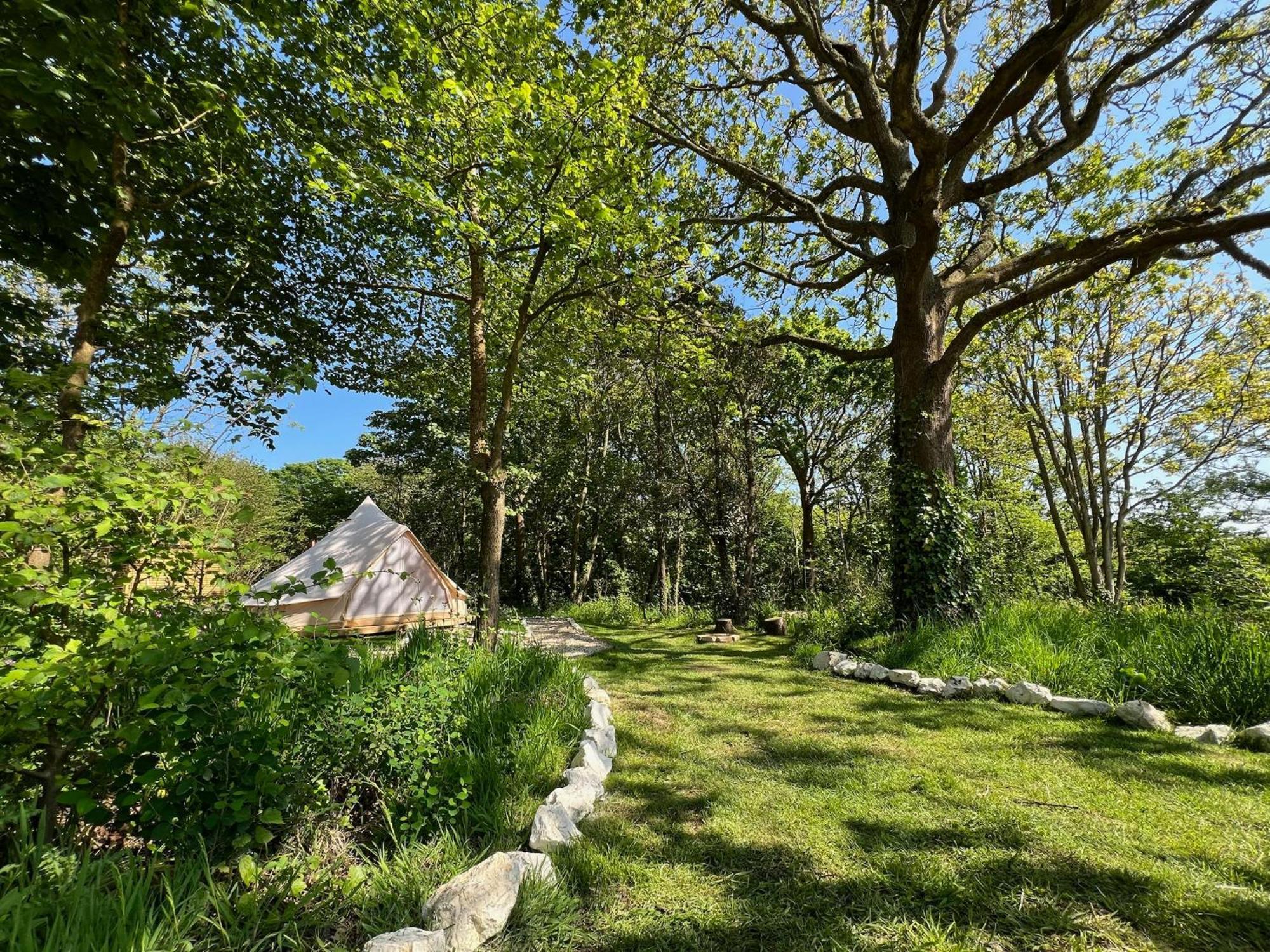 Отель Glamping At Camp Corve Chale Экстерьер фото