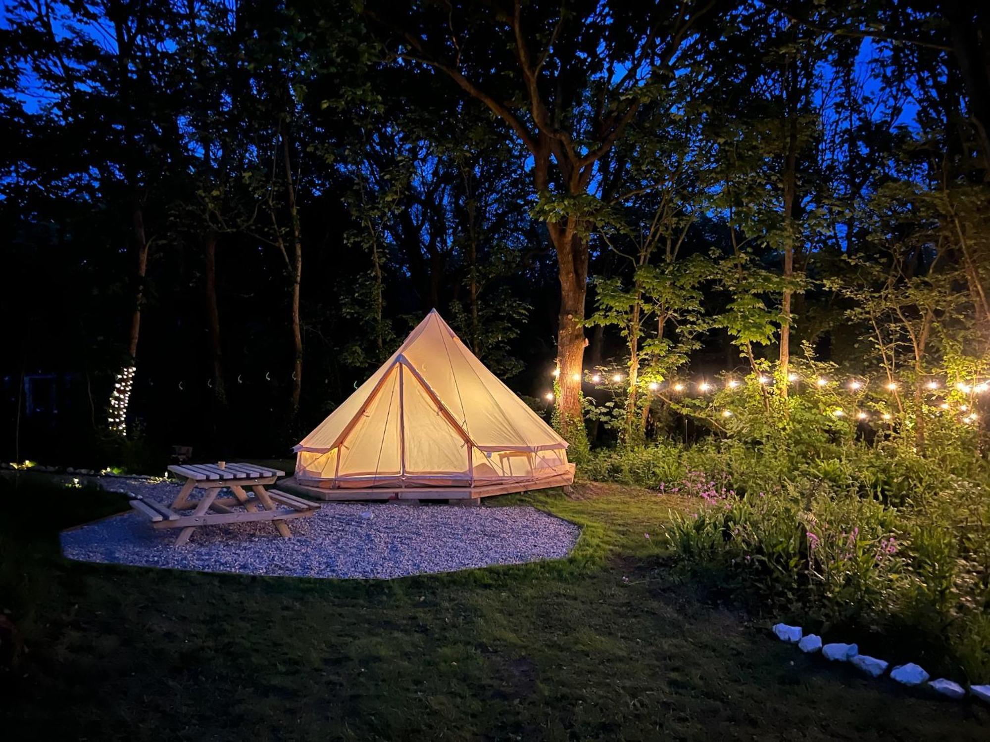 Отель Glamping At Camp Corve Chale Экстерьер фото